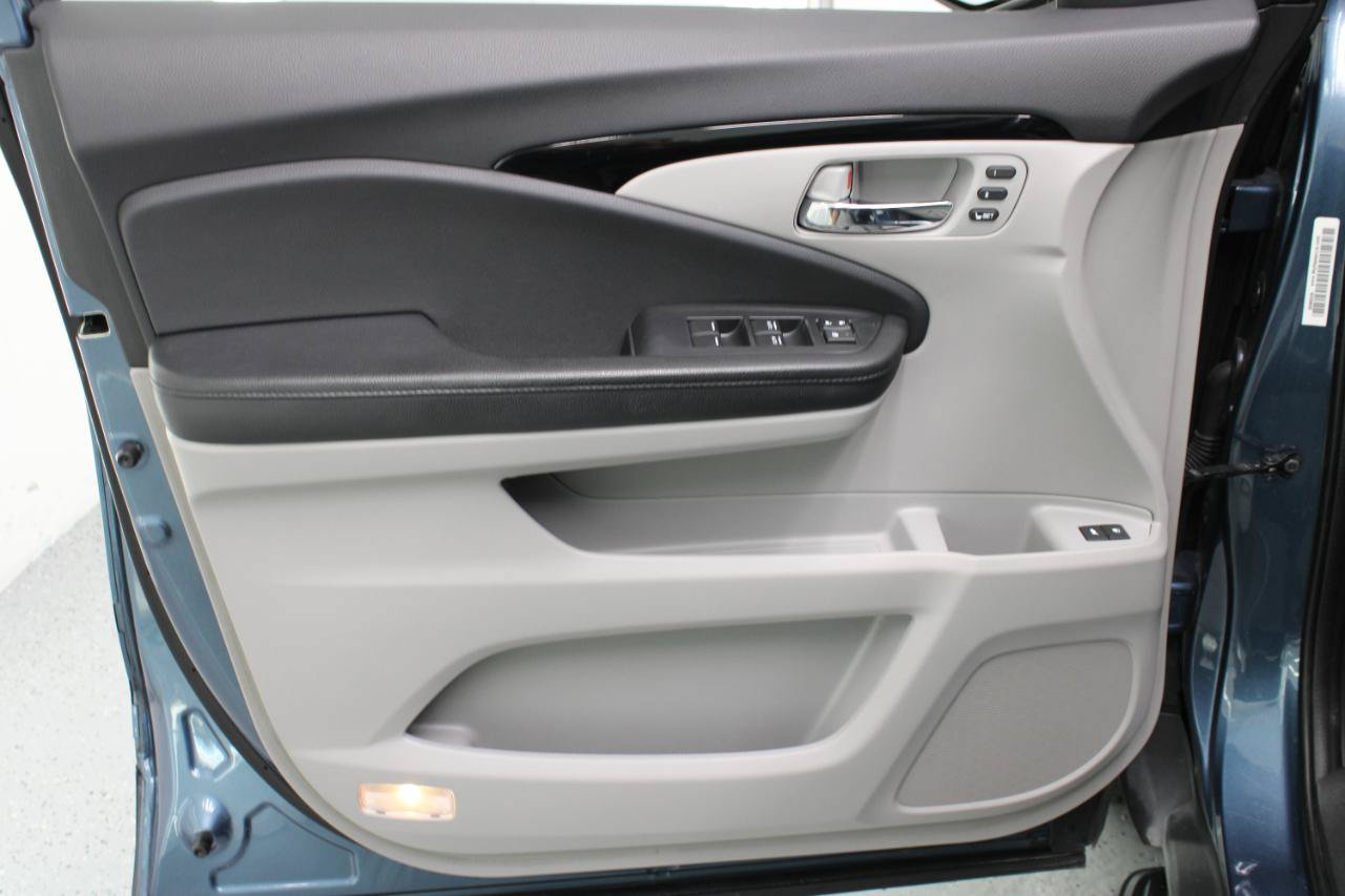 Used 2016 Honda Pilot Elite image 35