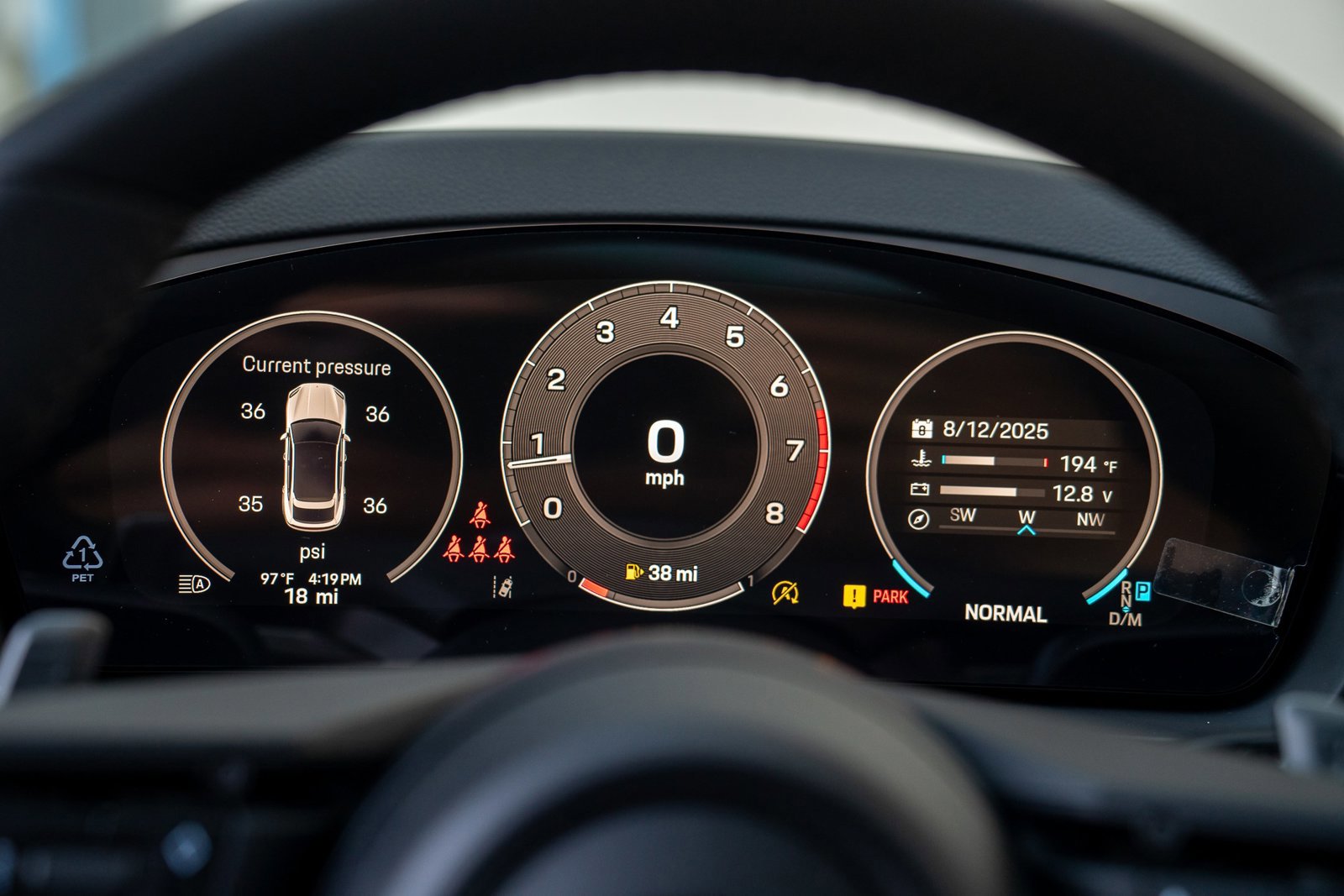 Certified 2025 Porsche Cayenne Coupe AWD/4WD image 13