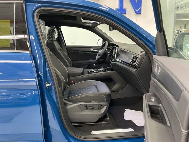 New 2025 Volkswagen Atlas Cross Sport SEL Premium R-Line image 27