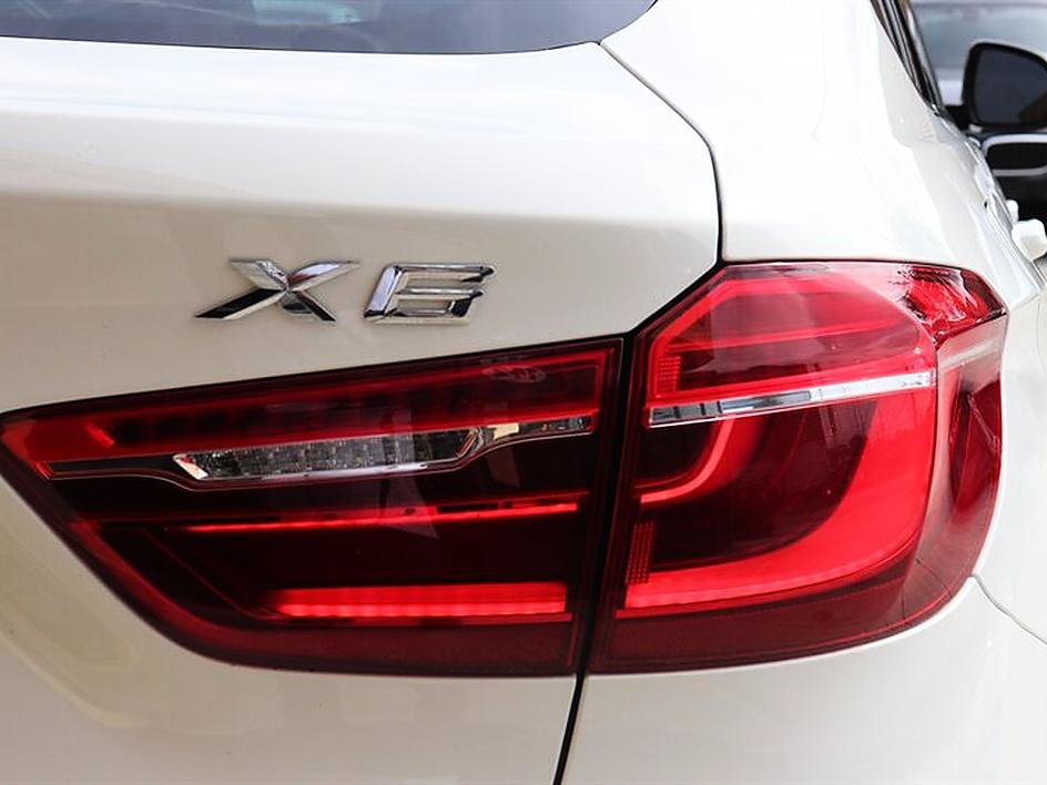 Used 2019 BMW X6 xDrive50i w/ M Sport Package AWD/4WD image 56