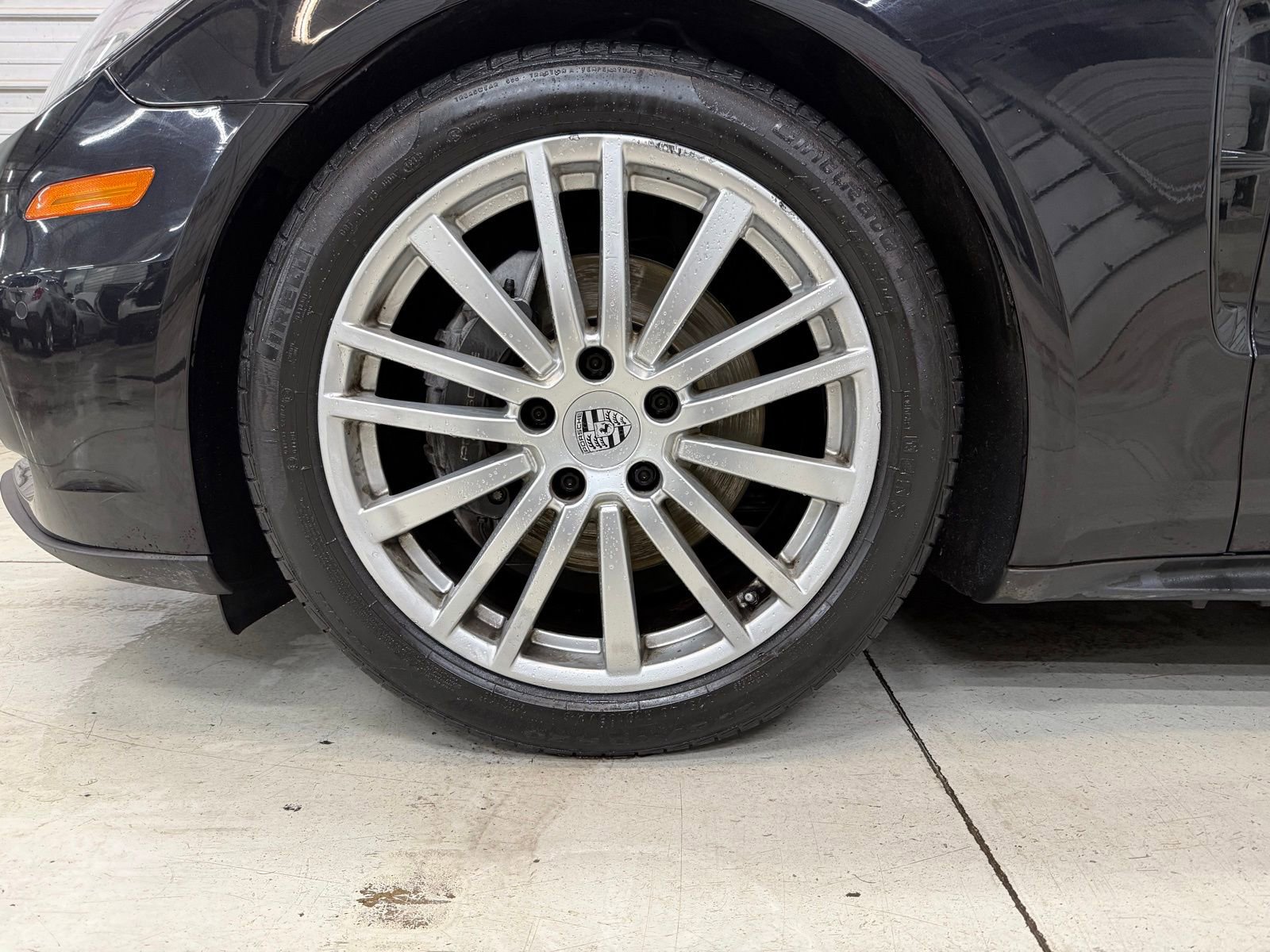 Used 2018 Porsche Panamera 4 image 8