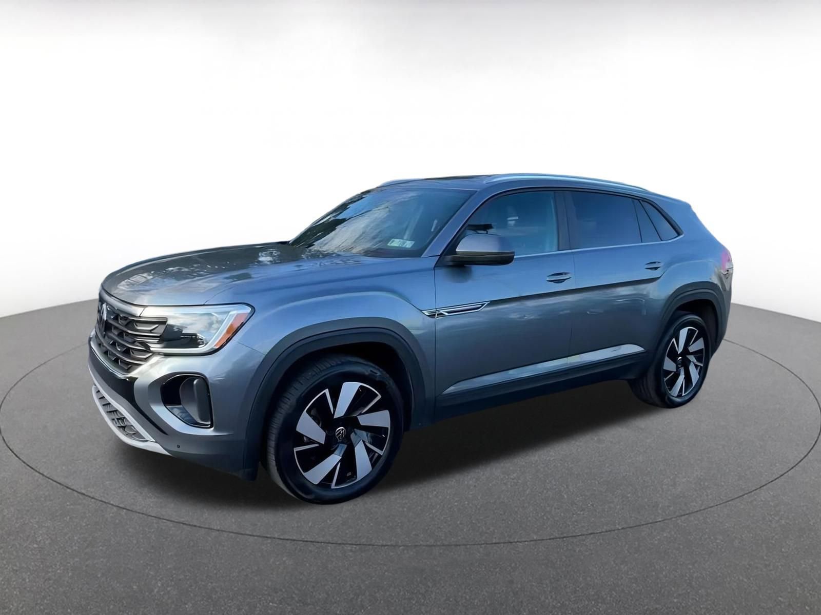 Used 2025 Volkswagen Atlas Cross Sport SE image 8