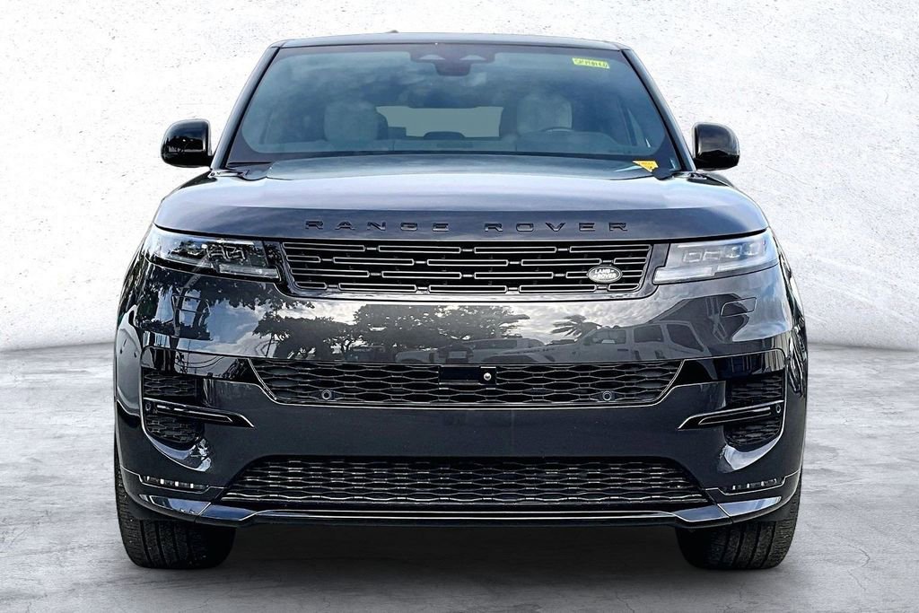 Used 2025 Land Rover Range Rover Sport Dynamic SE image 3