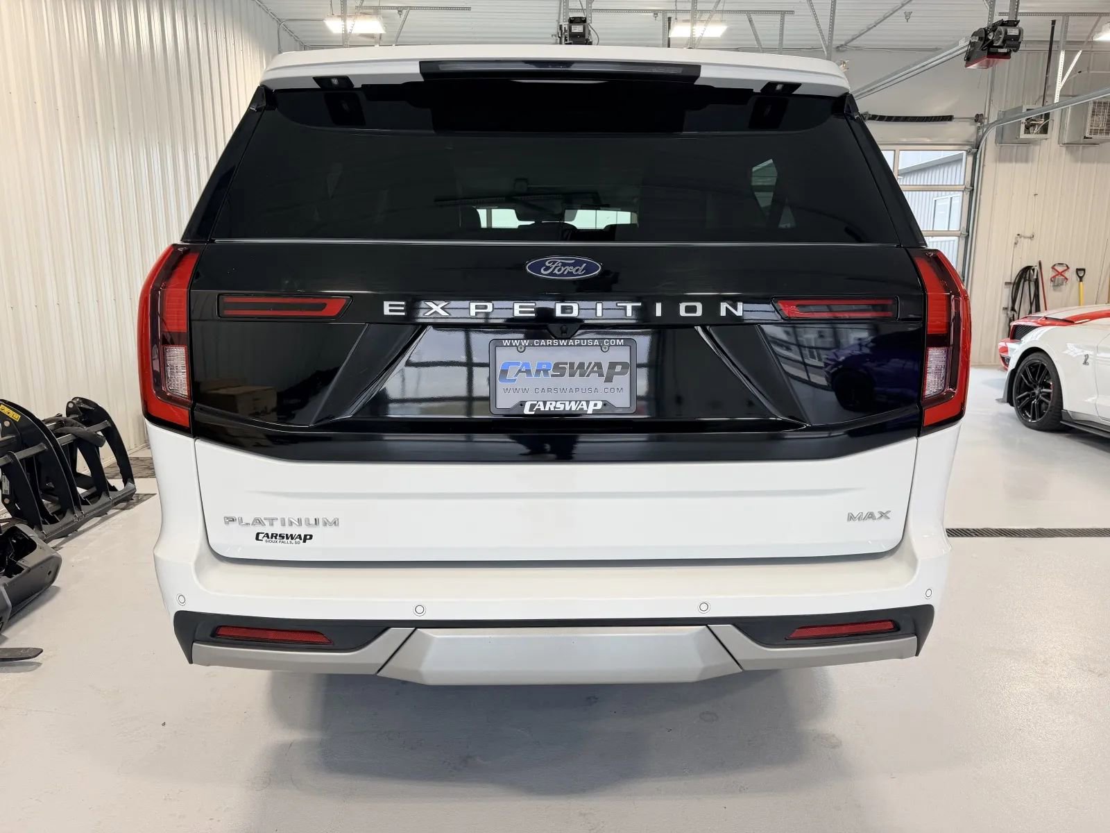 Used 2025 Ford Expedition Max Platinum AWD/4WD image 4