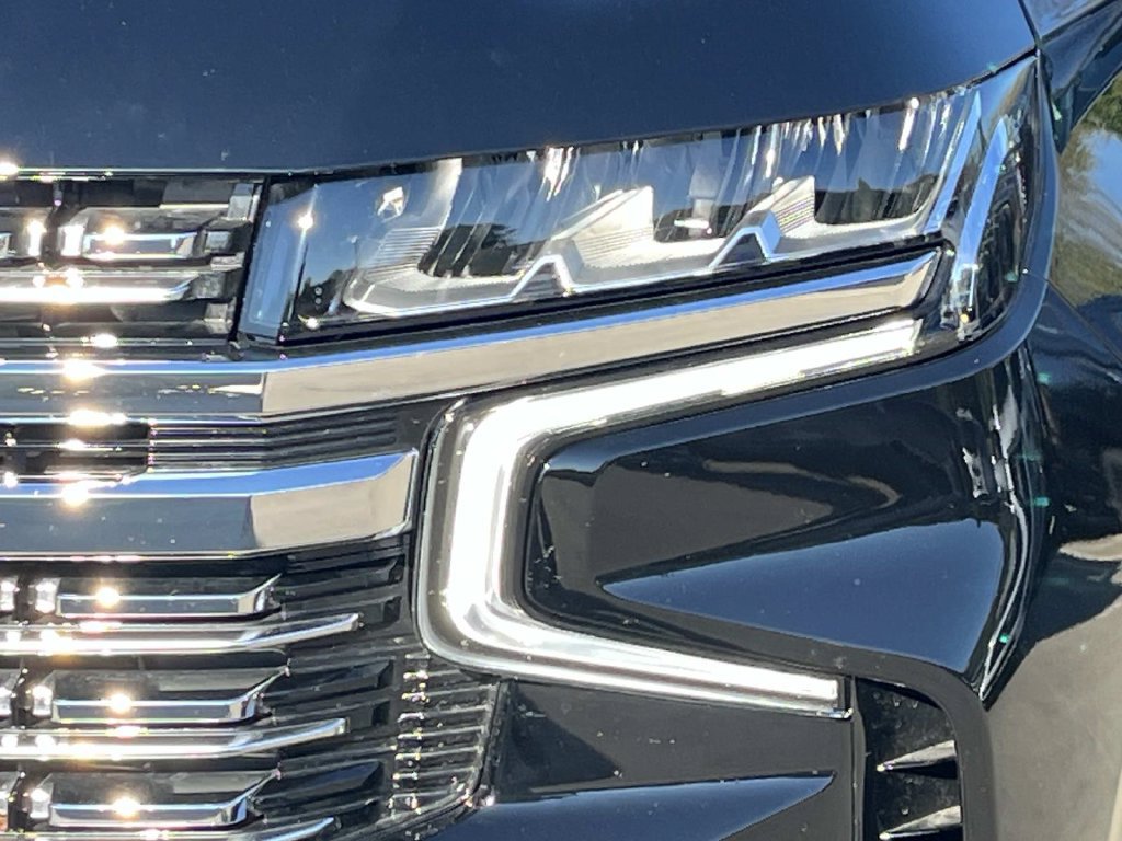 Used 2024 Chevrolet Suburban Premier AWD/4WD image 9