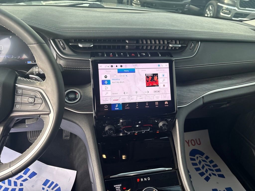 Certified 2023 Jeep Grand Cherokee Limited w/ Black Appearance Package image 19