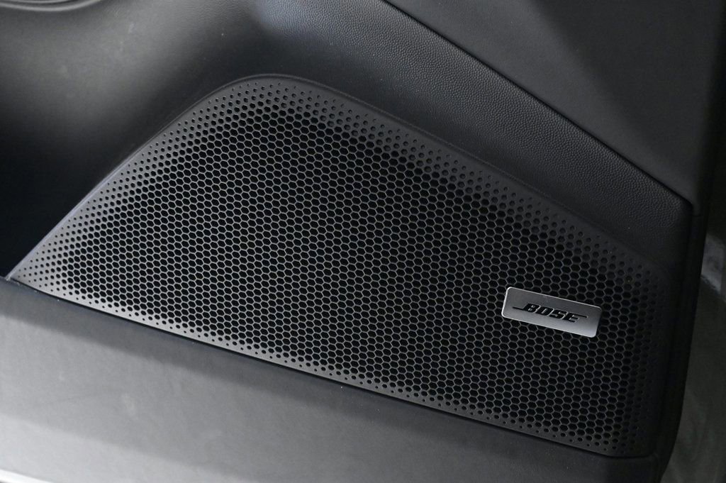 Certified 2025 Porsche Macan 4 Electric image 21