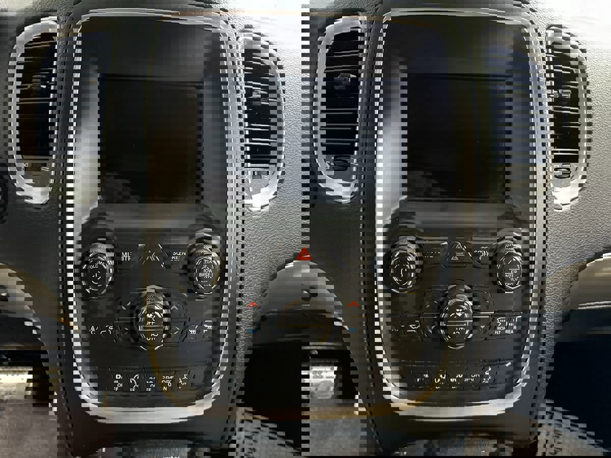 Used 2019 Dodge Durango SXT image 17