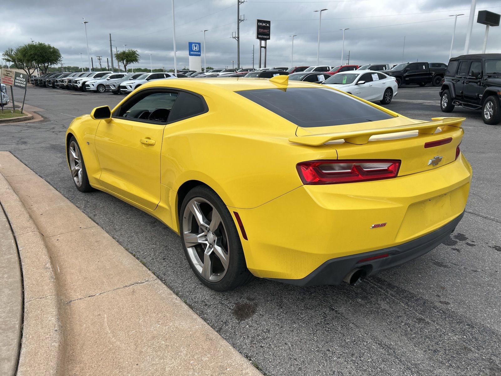 Used 2017 Chevrolet Camaro SS image 7