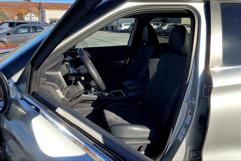 Used 2024 Mitsubishi Outlander SE image 23