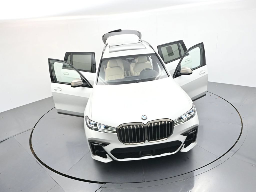 Used 2022 BMW X7 M50i AWD/4WD image 37