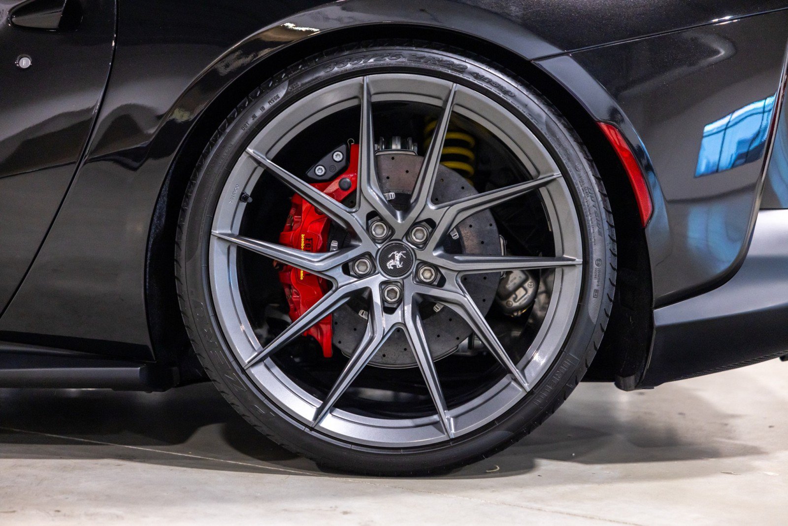Used 2021 Ferrari 812 GTS RWD image 18