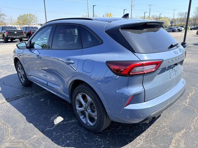 Used 2024 Ford Escape ST-Line w/ Tech Pack #1 AWD/4WD image 3