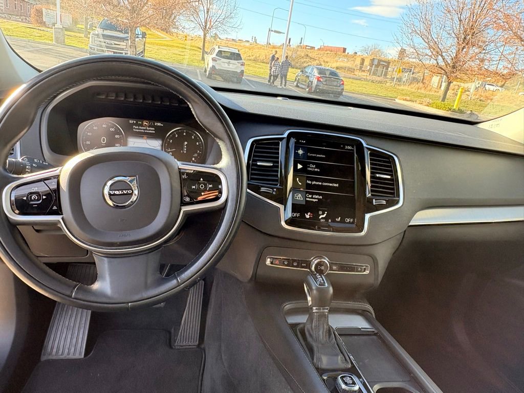 Used 2021 Volvo XC90 T5 Momentum w/ Advanced Package image 17