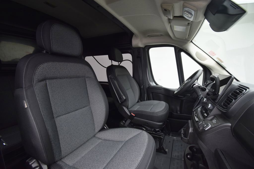 New 2026 RAM ProMaster 2500 w/ Crew Van Package FWD image 17