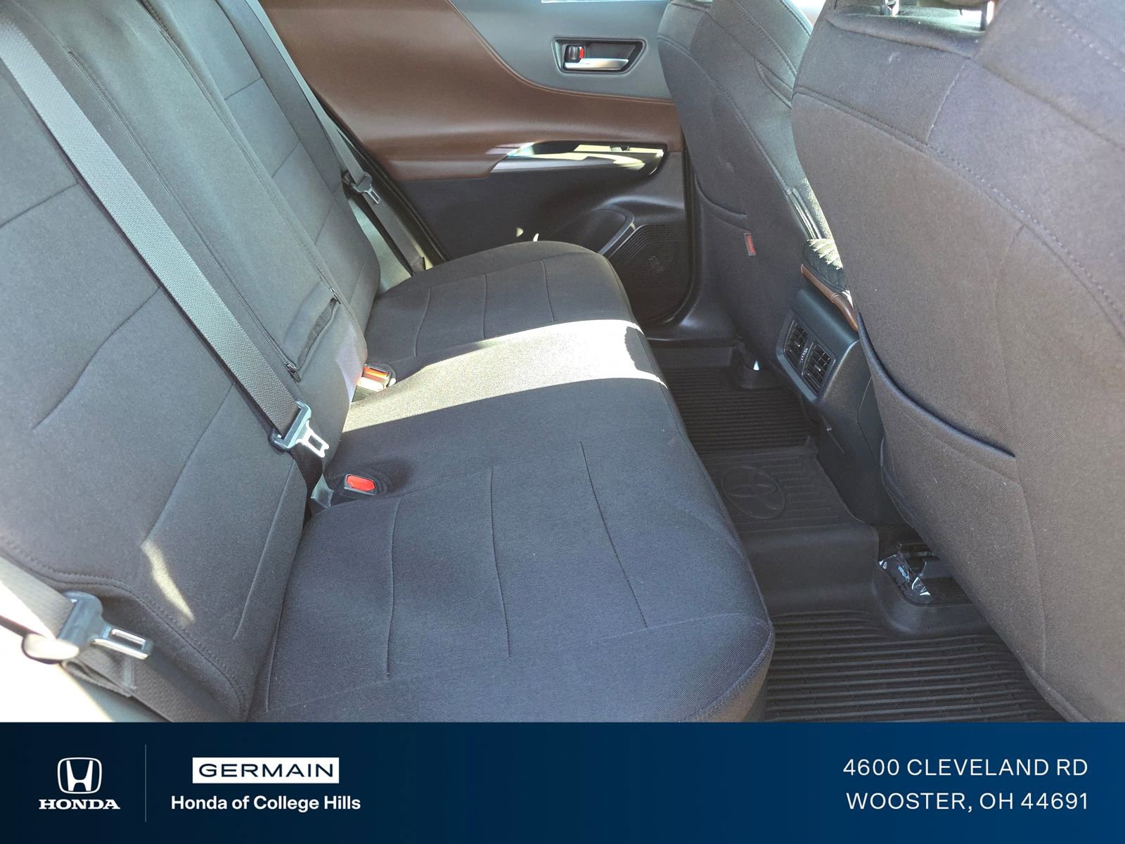 Used 2024 Toyota Venza XLE AWD/4WD image 19