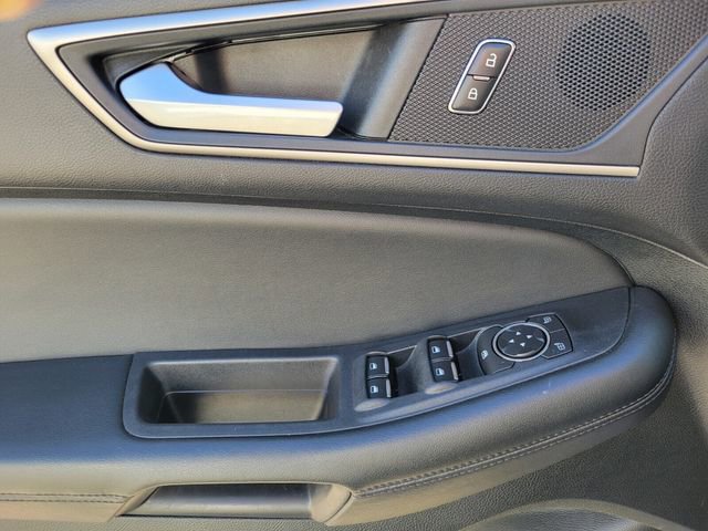 Used 2022 Ford Edge SEL image 17