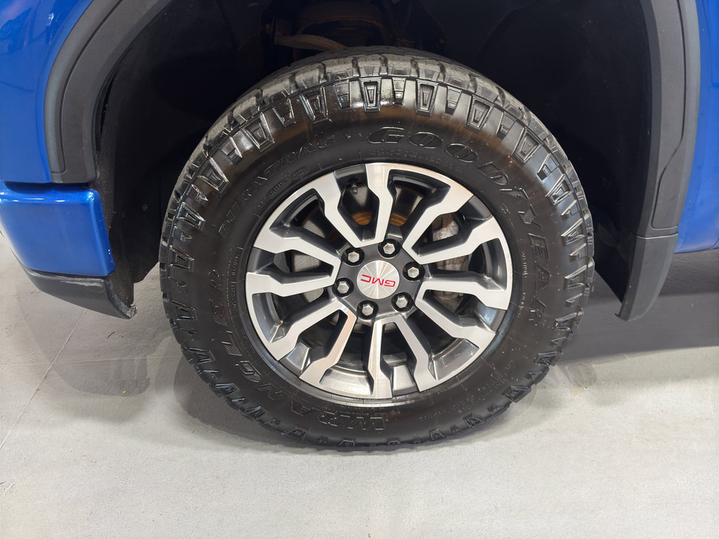 Used 2022 GMC Sierra 1500 AT4 w/ Sierra Safety Plus Package image 10