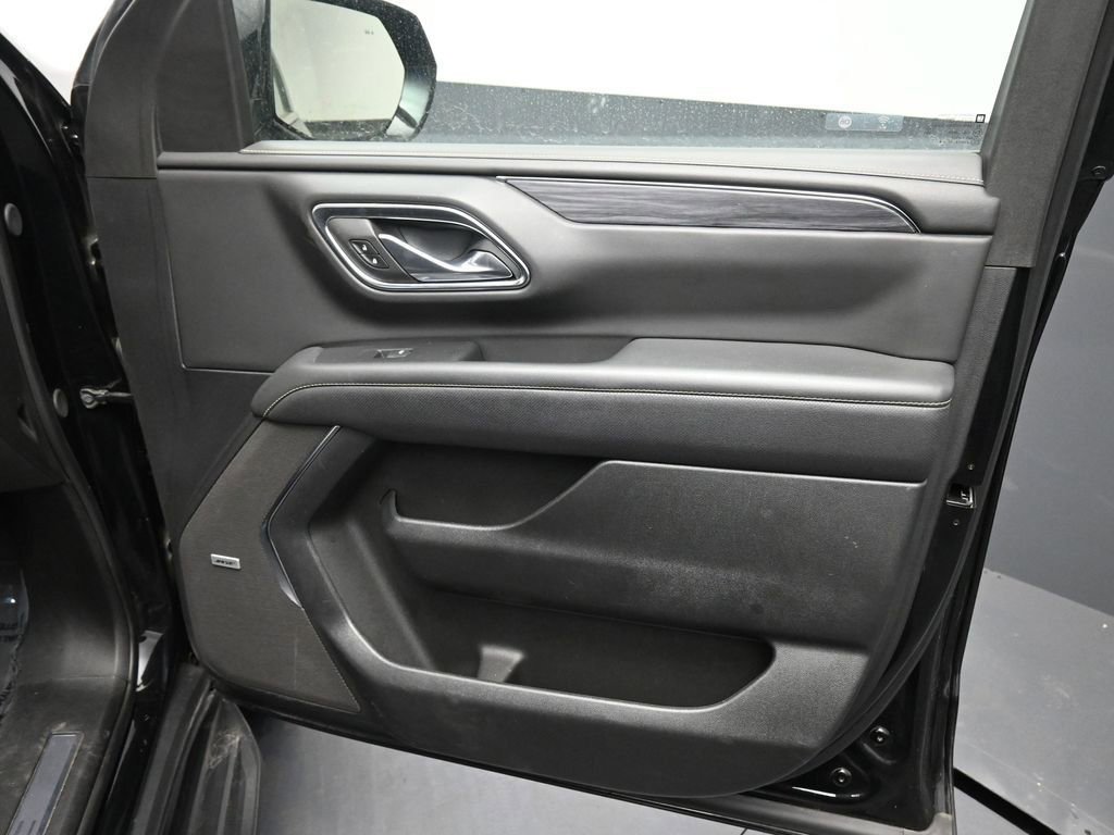 Used 2024 GMC Yukon XL SLT image 19