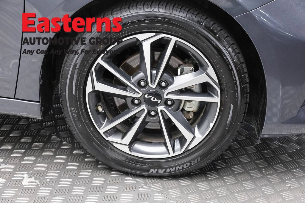 Used 2024 Kia Forte LXS FWD image 32