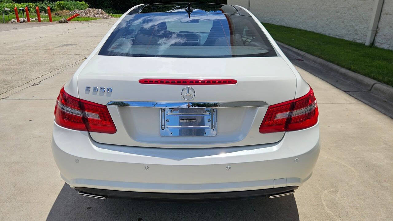 Used 2010 Mercedes-Benz E 550 Coupe image 9