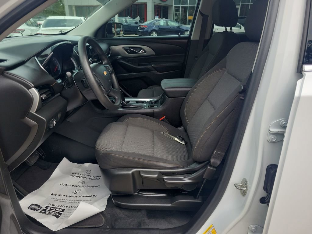 Used 2020 Chevrolet Traverse LS w/ LPO, Blackout Package image 16