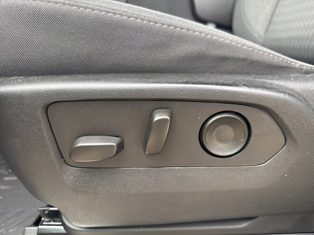 Used 2023 Chevrolet Silverado 1500 LT image 19