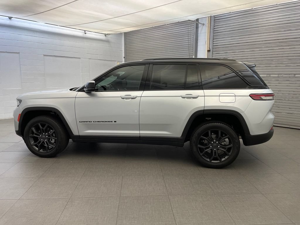 New 2025 Jeep Grand Cherokee Limited AWD/4WD image 5