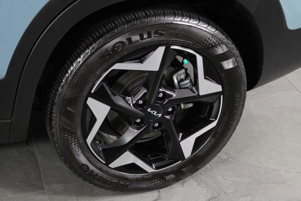 Used 2024 Kia Seltos EX image 11