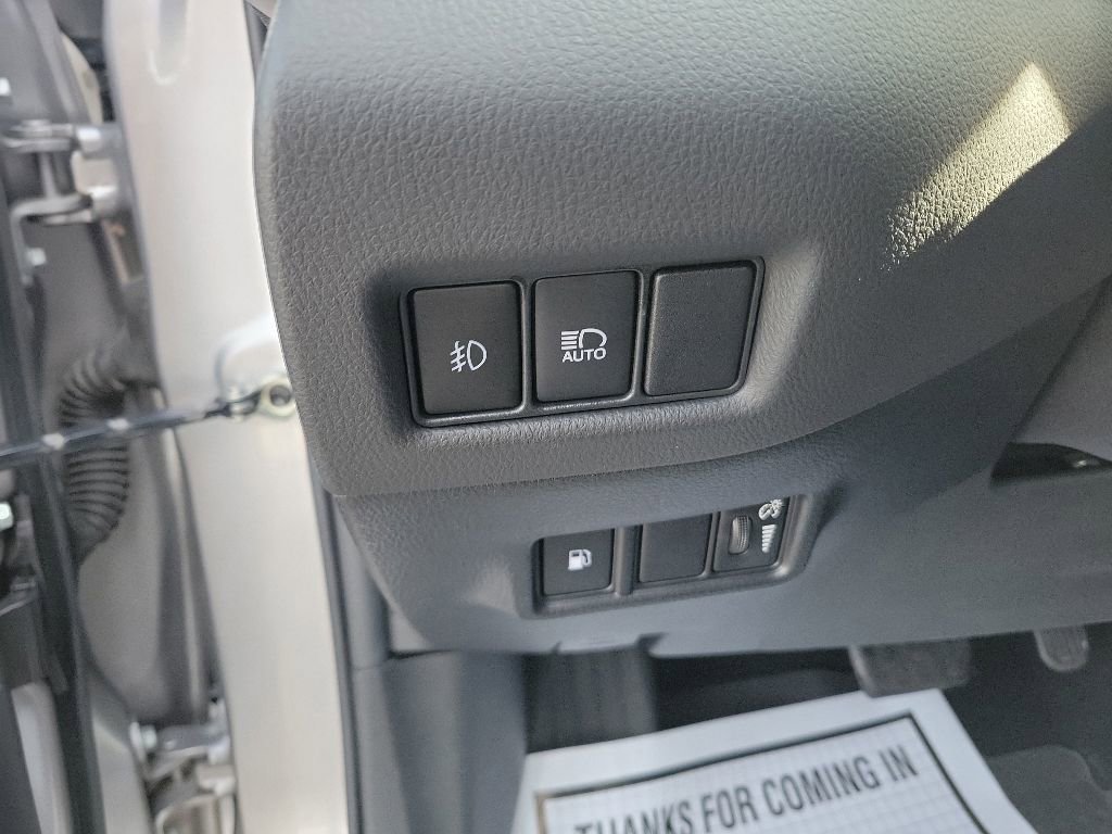 Used 2018 Toyota C-HR XLE FWD image 10