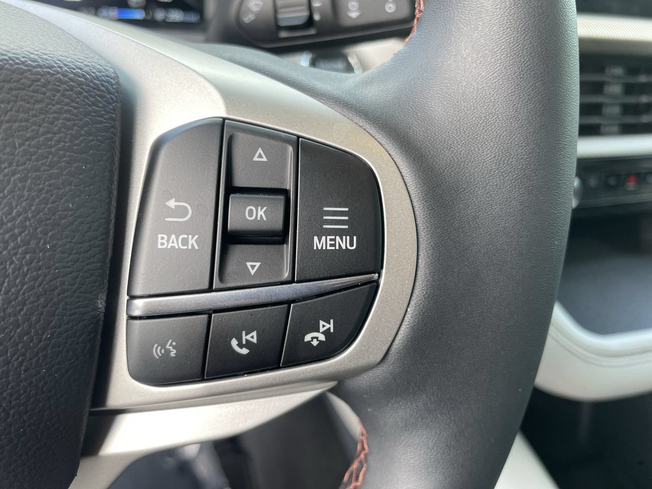 New 2026 Ford Explorer Active w/ Active Comfort Package AWD/4WD image 28