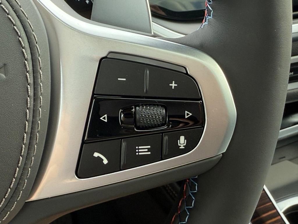 New 2026 BMW X7 M60i image 13