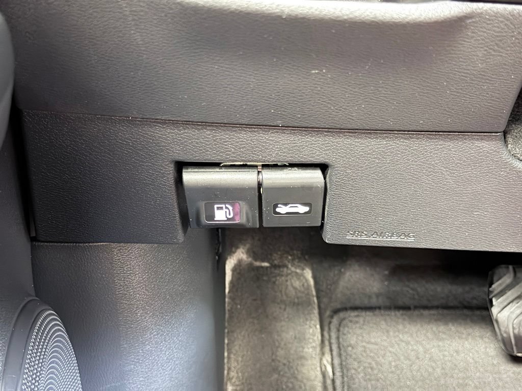 Used 2023 Nissan Kicks SV FWD image 38