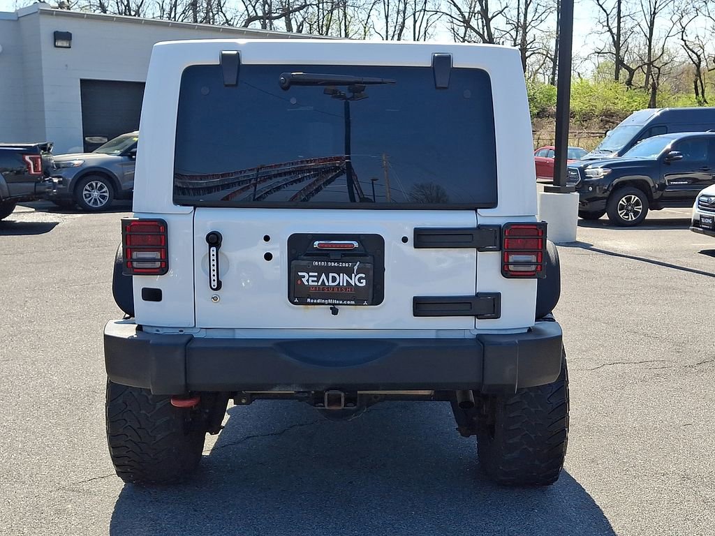 Used 2017 Jeep Wrangler Unlimited Rubicon w/ Connectivity Group image 6