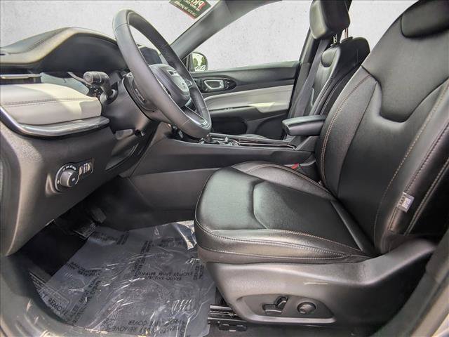 Used 2024 Jeep Compass Limited AWD/4WD image 16
