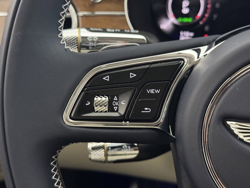 New 2026 Bentley Flying Spur Azure image 36