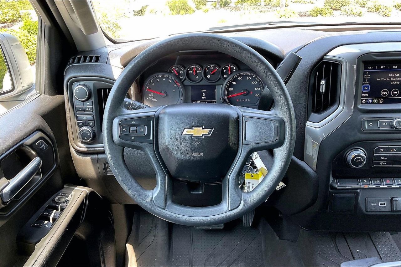 Used 2022 Chevrolet Silverado 1500 Custom AWD/4WD image 10