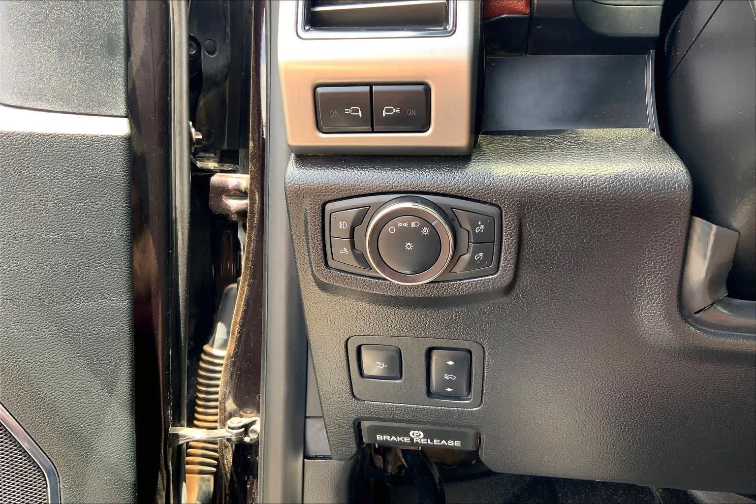 Used 2019 Ford F250 Platinum w/ Snow Plow Prep Package AWD/4WD image 36