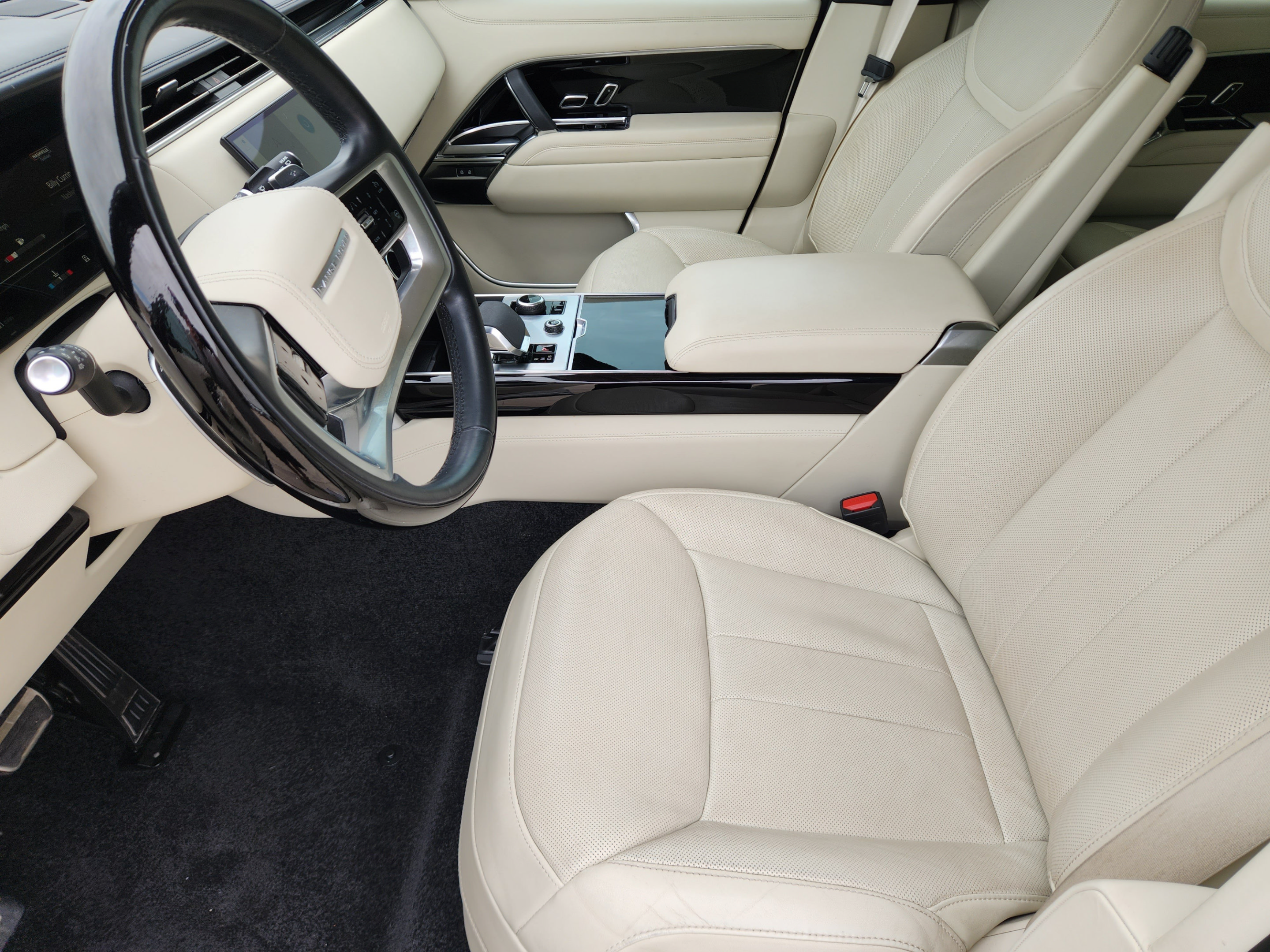 Used 2023 Land Rover Range Rover Long Wheelbase SE AWD/4WD image 7