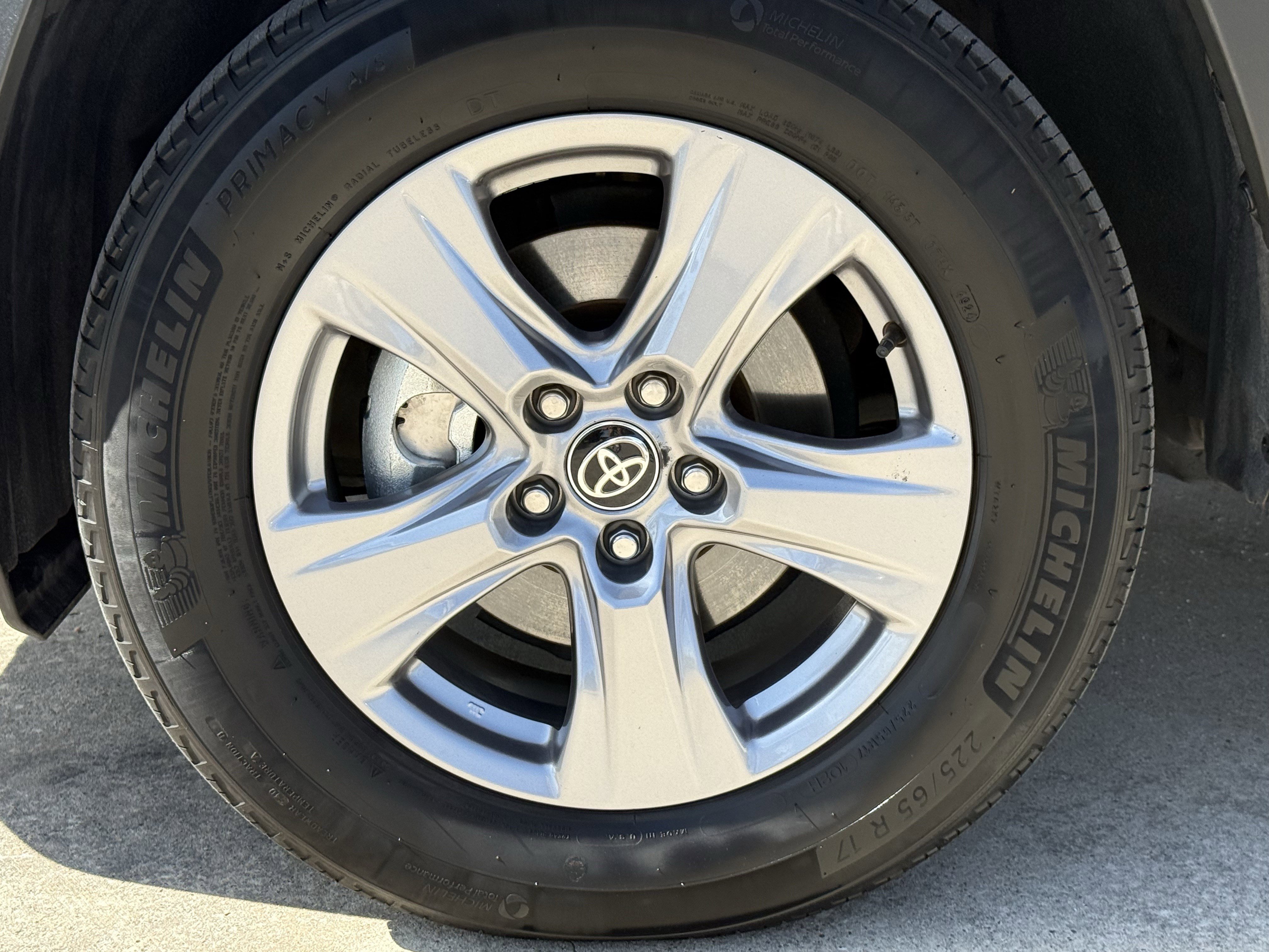 Used 2025 Toyota RAV4 LE image 13