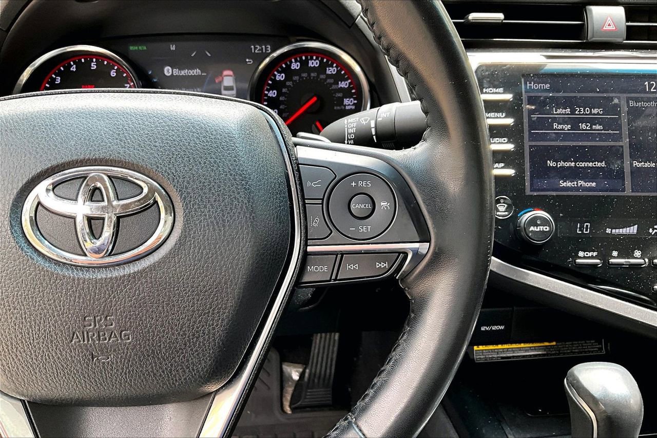 Used 2020 Toyota Camry XSE image 11
