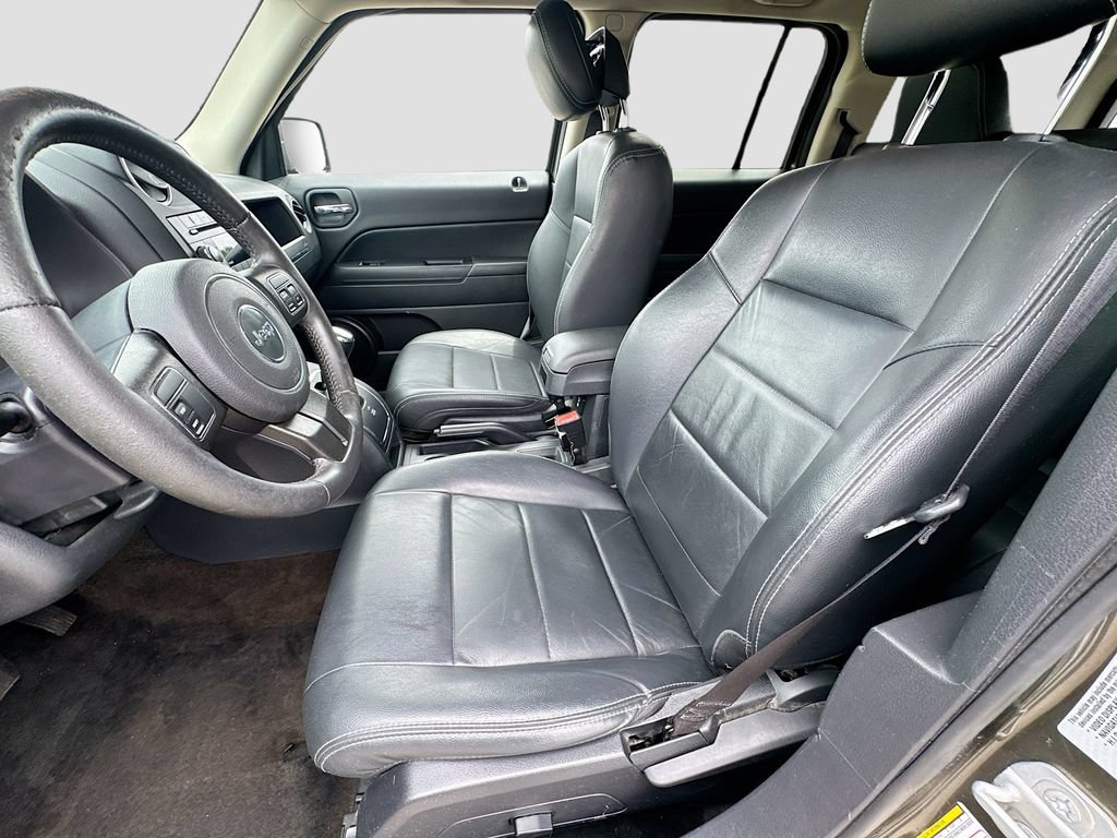 Used 2015 Jeep Patriot High Altitude FWD image 22