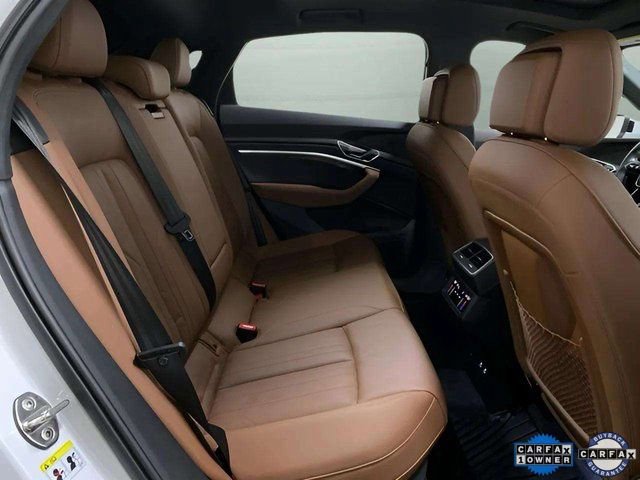 Used 2024 Audi Q8 e-tron Premium image 24