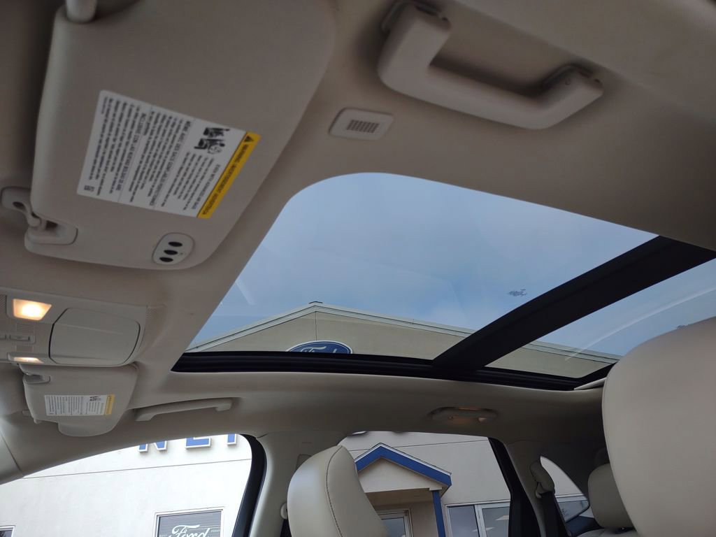 Used 2022 Ford Edge Titanium w/ Class II Trailer Tow Package image 20