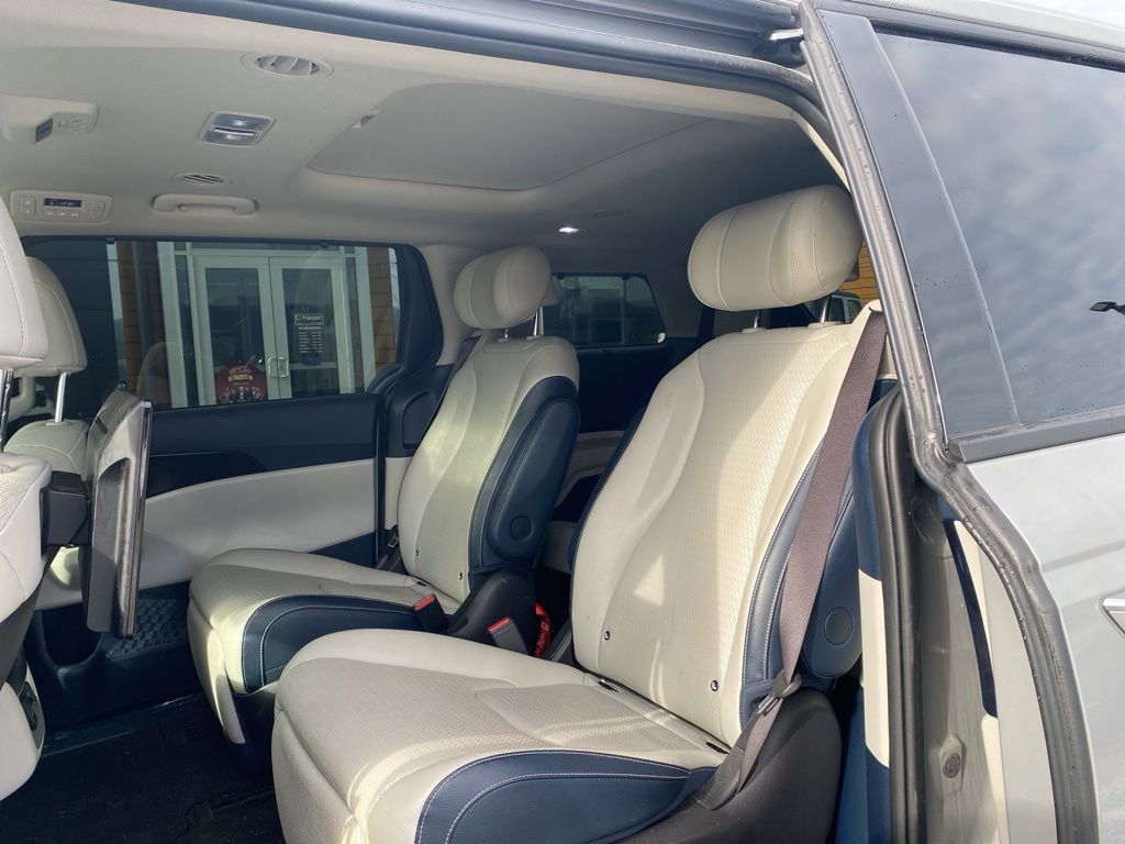 Used 2025 Kia Carnival SX Prestige image 7