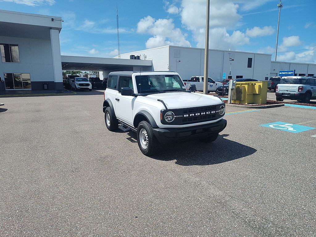 Certified 2026 Ford Bronco 2-Door AWD/4WD image 4