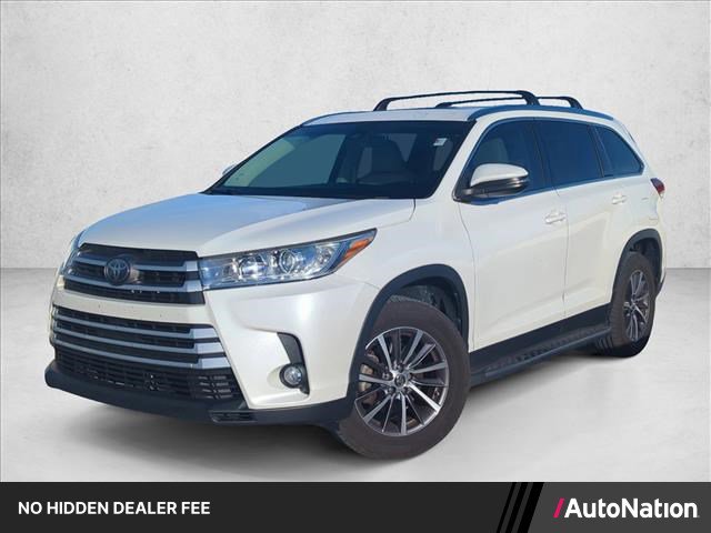 Used 2019 Toyota Highlander XLE FWD image 1