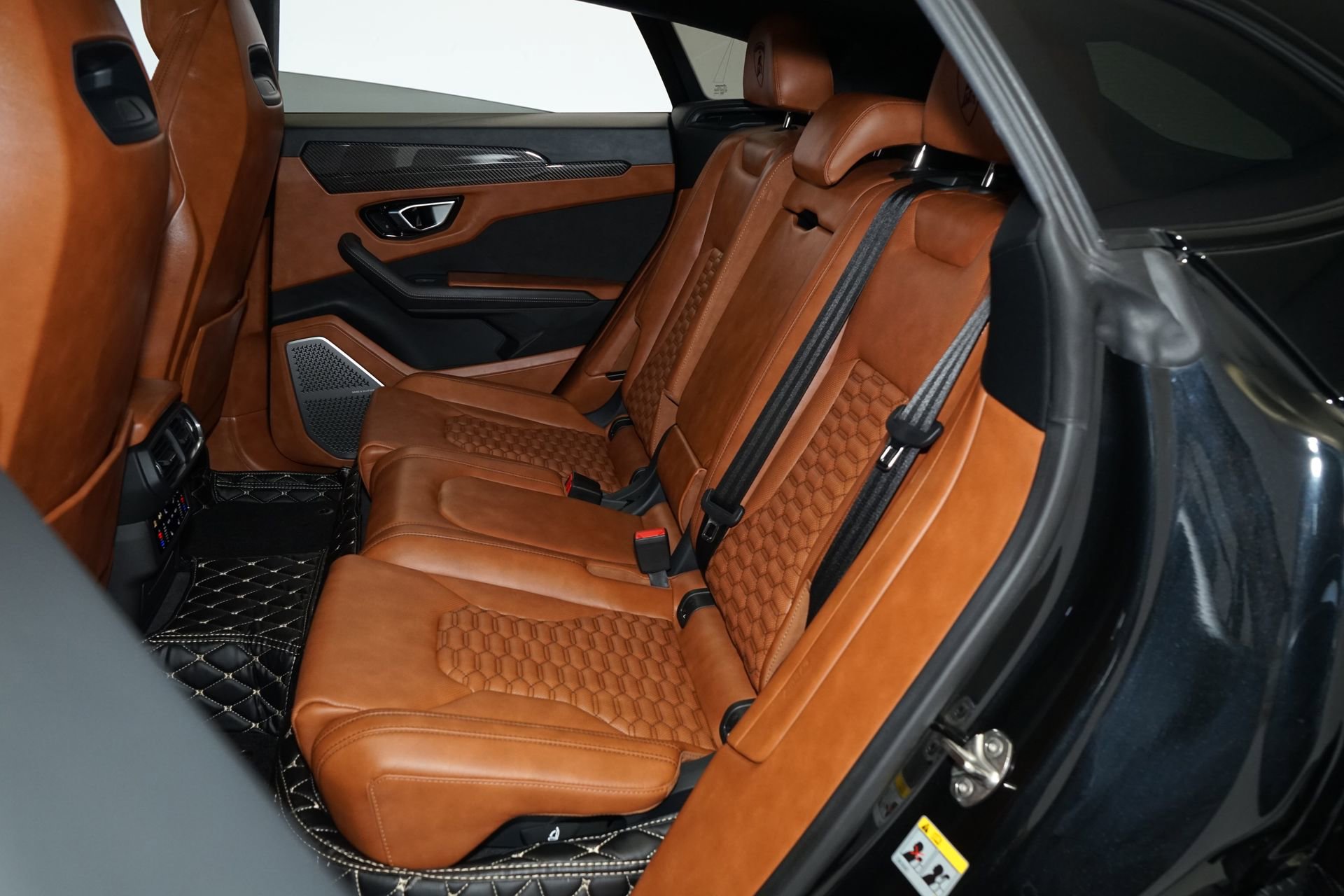 Used 2021 Lamborghini Urus image 35