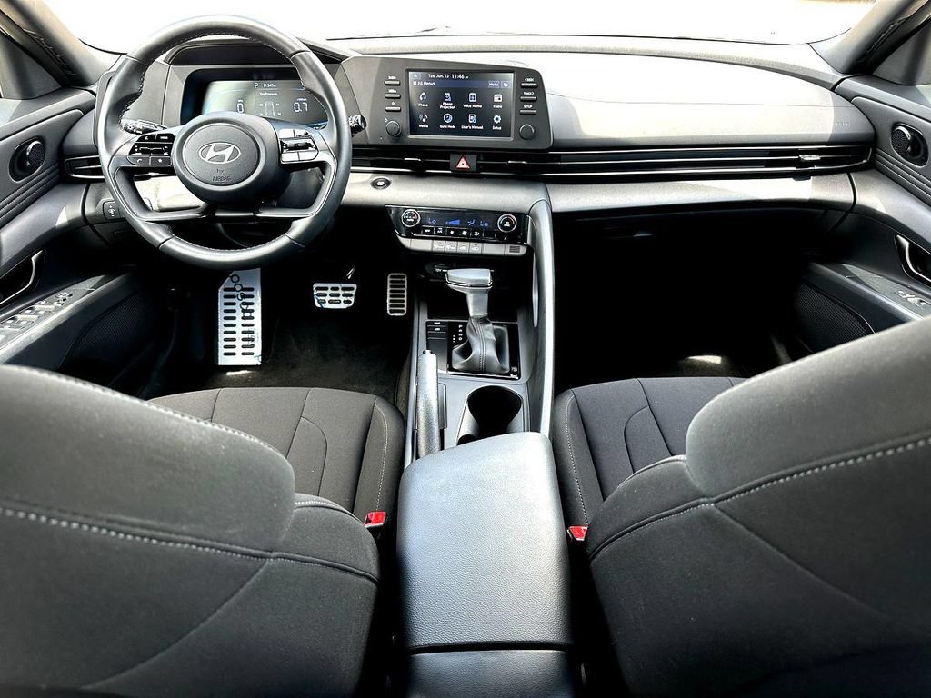 Used 2025 Hyundai Elantra Sport FWD image 30