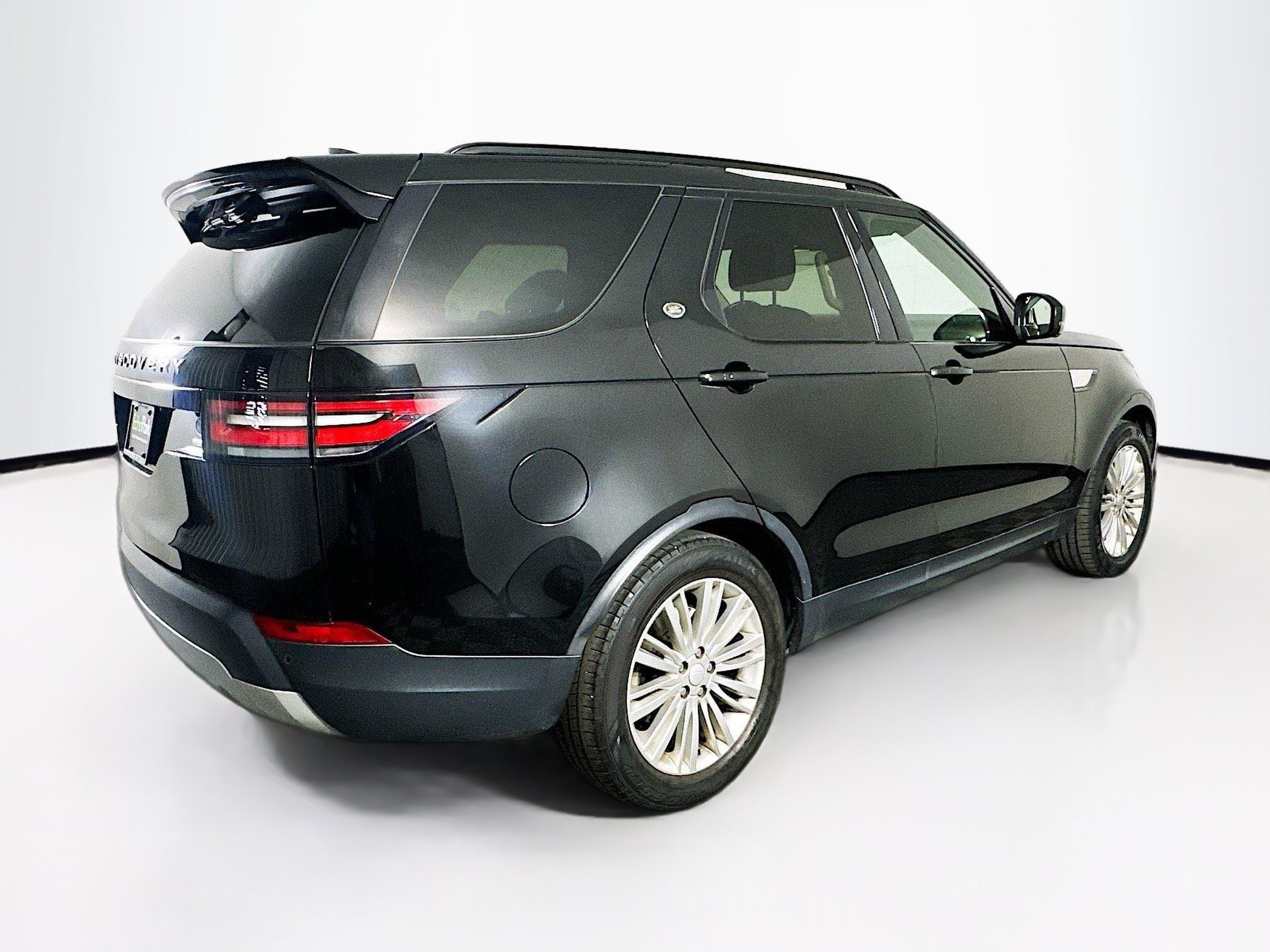 Used 2017 Land Rover Discovery HSE AWD/4WD image 9
